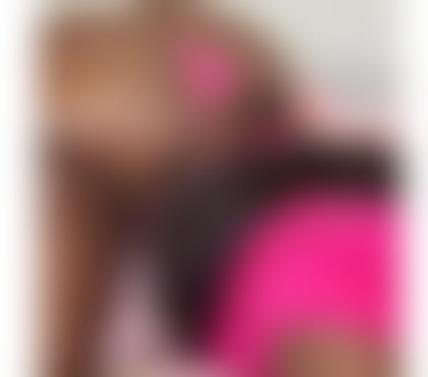 Escorts Warrington Town Centre Warrington - Photos for Luna just arrived in town•Colombian GFE• no rush