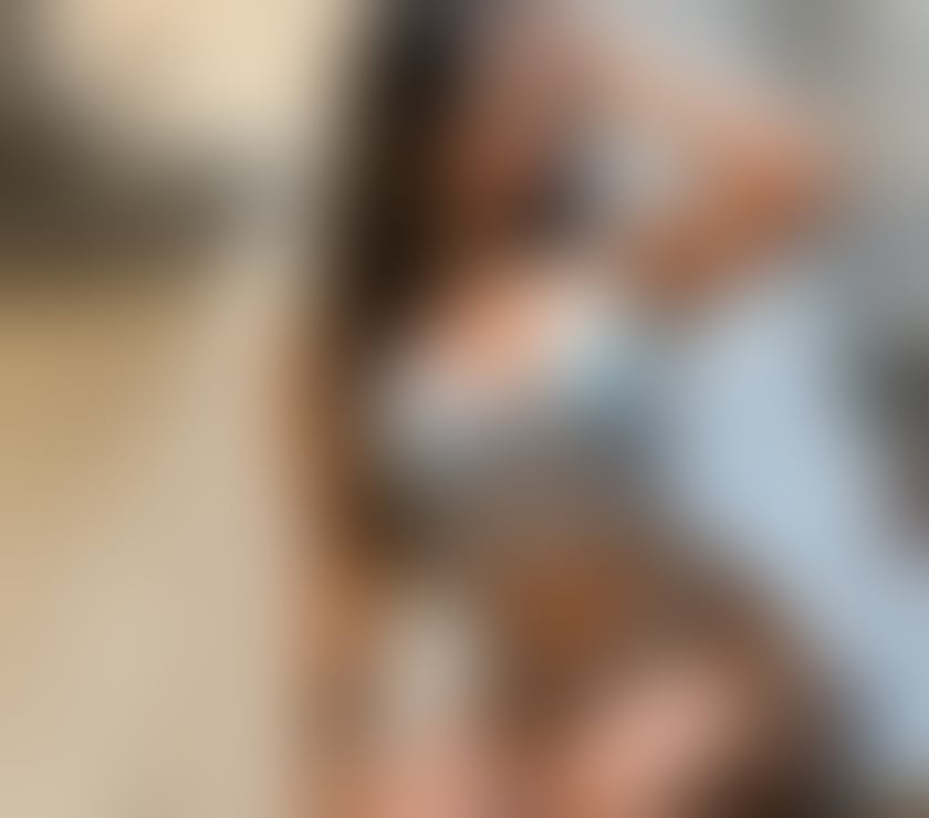 Photos for Brunette hot new in town just arrive ! Best party