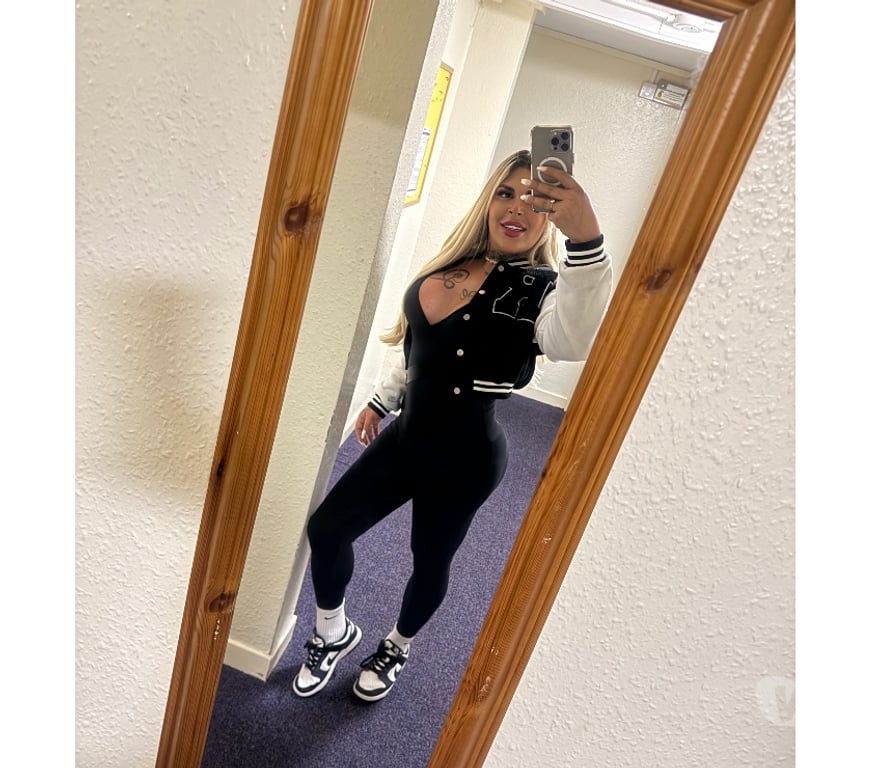 Trans Escorts Buckinghamshire Milton Keynes - Photos for Rafaella In town for 5 days 😉😏💦💨🥳🎉