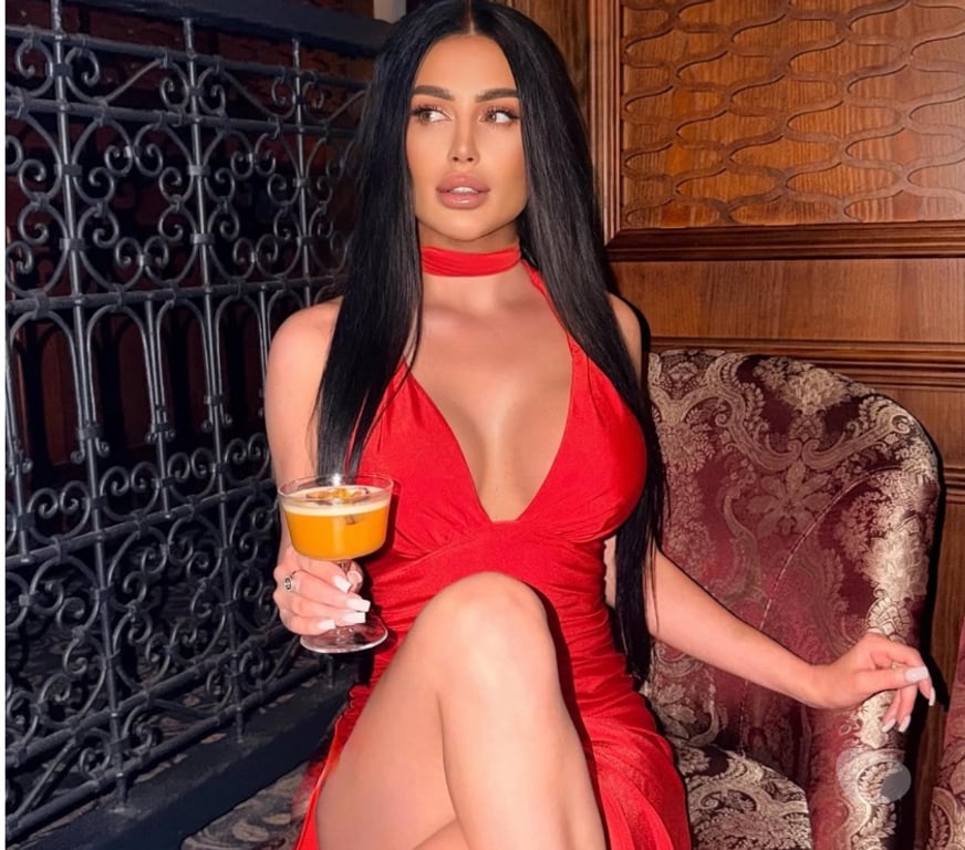 Escorts Surrey Elmbridge - Photos for BUSTY BRUNETTE FOR OUTCALL ❤️