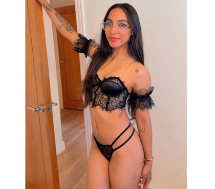 Escorts East India East London - Photos for PETITTE SWEETY CAMILIE Parties🥂SOME EXTRAS ARE INCLUDED