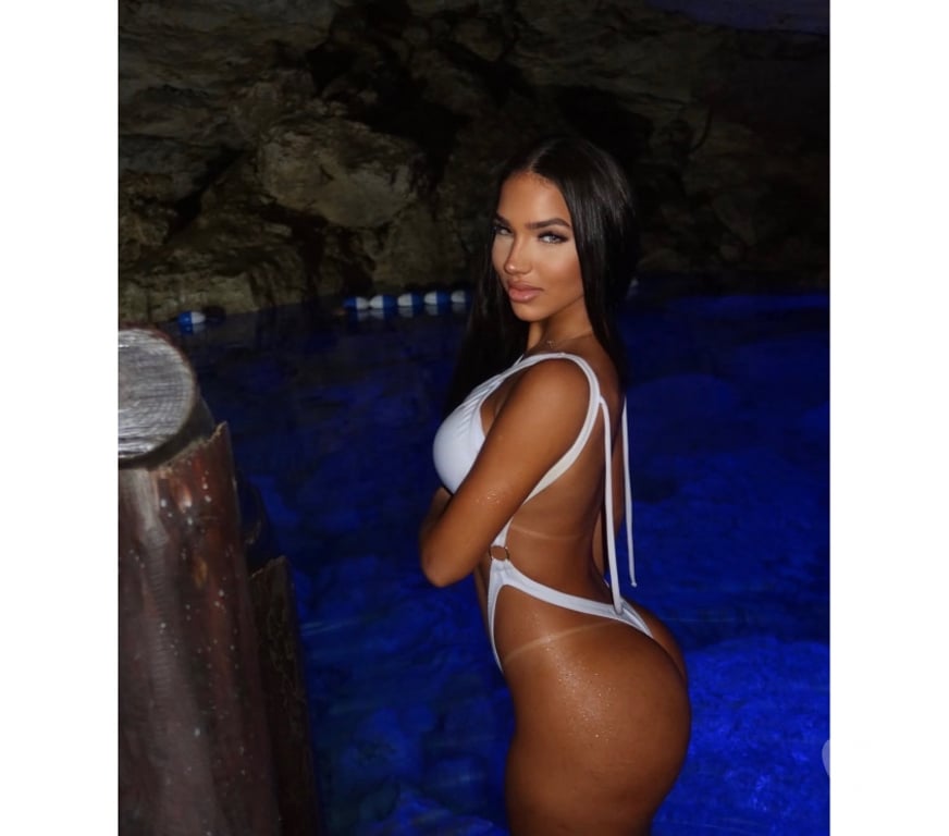 Escorts North West London Willesden Green Station - North West London - Photos for 🔥 SENSUAL, ATTRACTIVE AND CHARMING BRUNETTE 💋