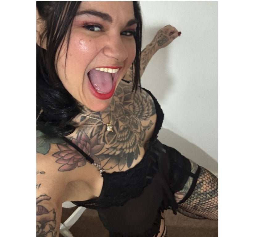 Escorts Hull Hull City Centre - Hull - Photos for Nina is NEW IN TOWN! Professional Therapist and DOMI_NATRIX!