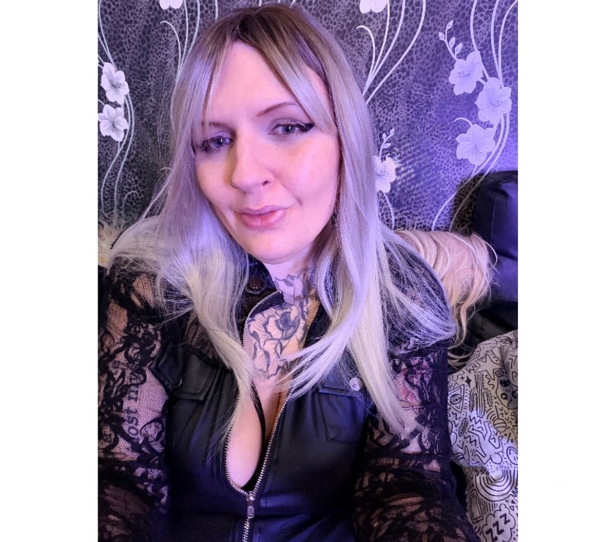 Escorts Somerset Bath and North East Somerset - Photos for Curvy British Babe • Nice & Naughty Party Paradox 🔥