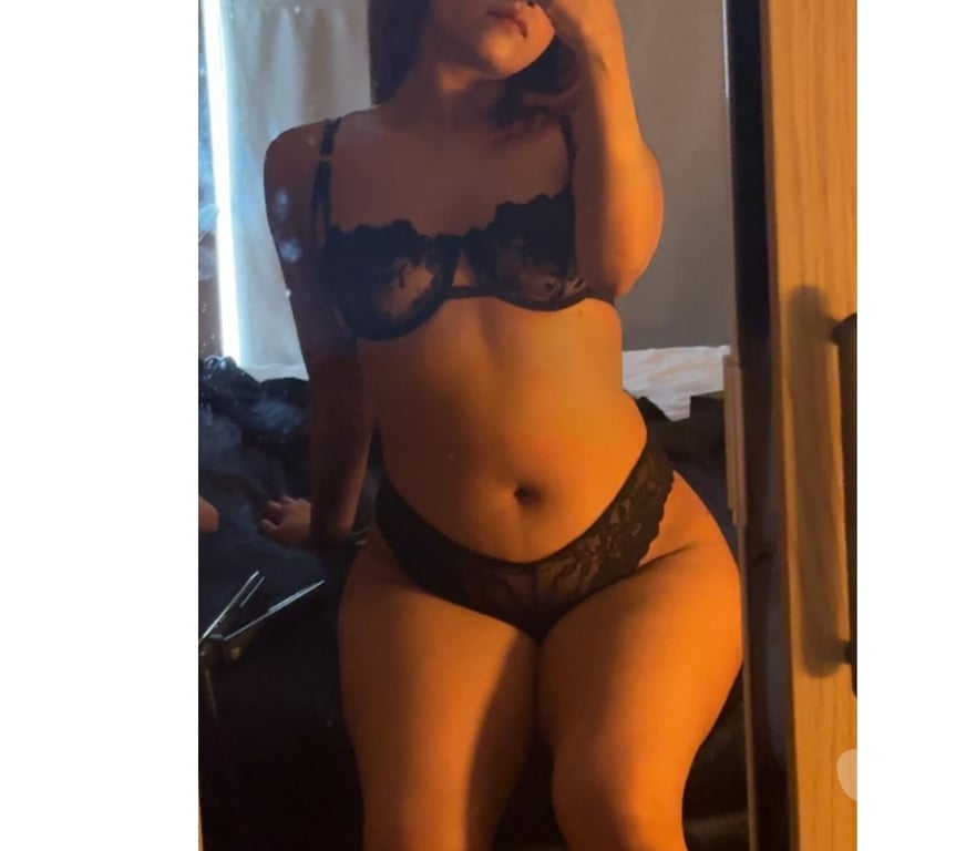 Escorts West Yorkshire Leeds - Photos for Mia Hot Girl in Leeds Whatsapp 07424223254 ❤️‍🔥