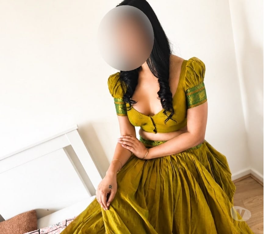 Escorts West Yorkshire Bradford - Photos for New Indian Tamil girl in Bradford 🇮🇳