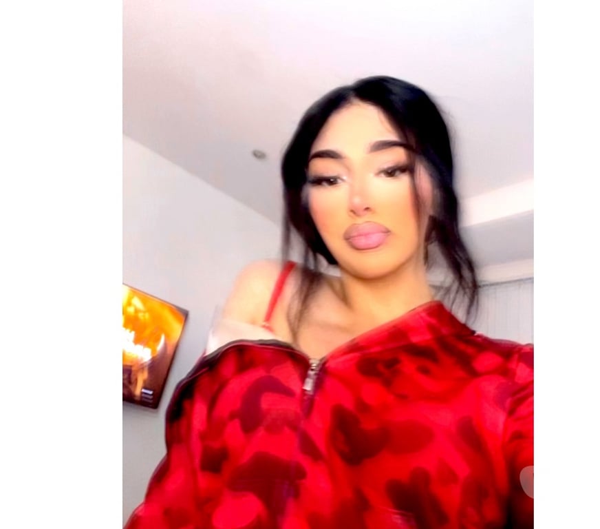 Trans Escorts Bedfordshire Luton - Photos for Aysha in Lu1 ,for a few days xoxo