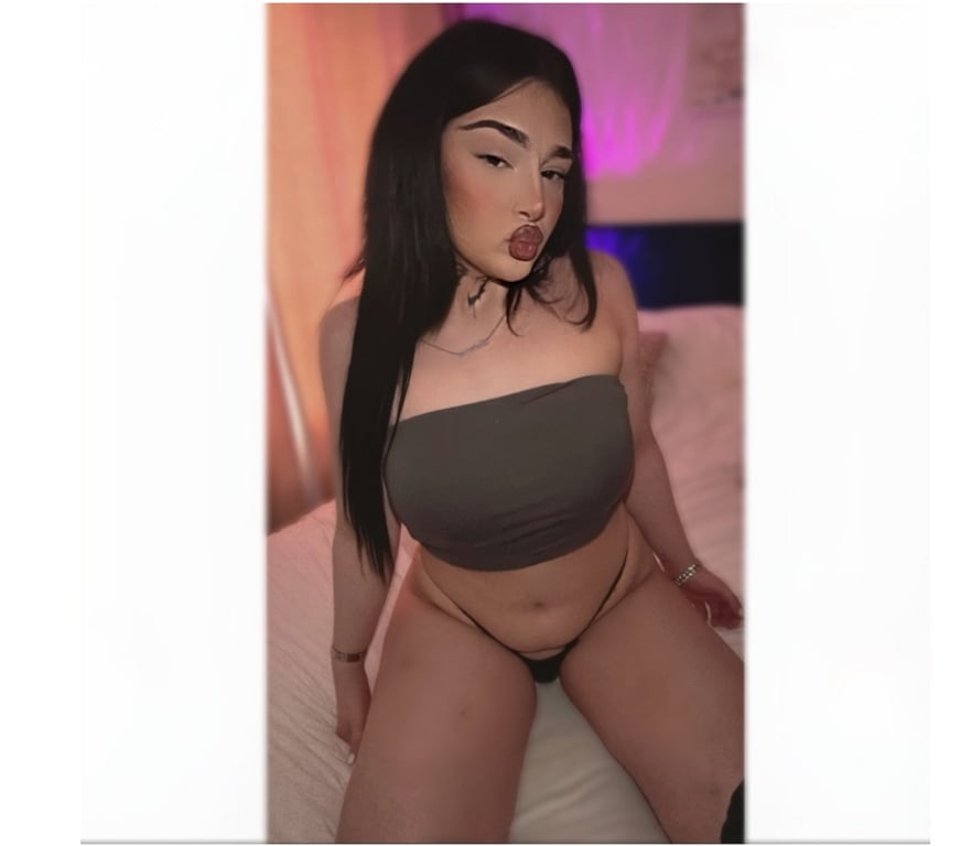 Trans Escorts Bedfordshire Luton - Photos for Aysha in Lu1 ,for a few days xoxo