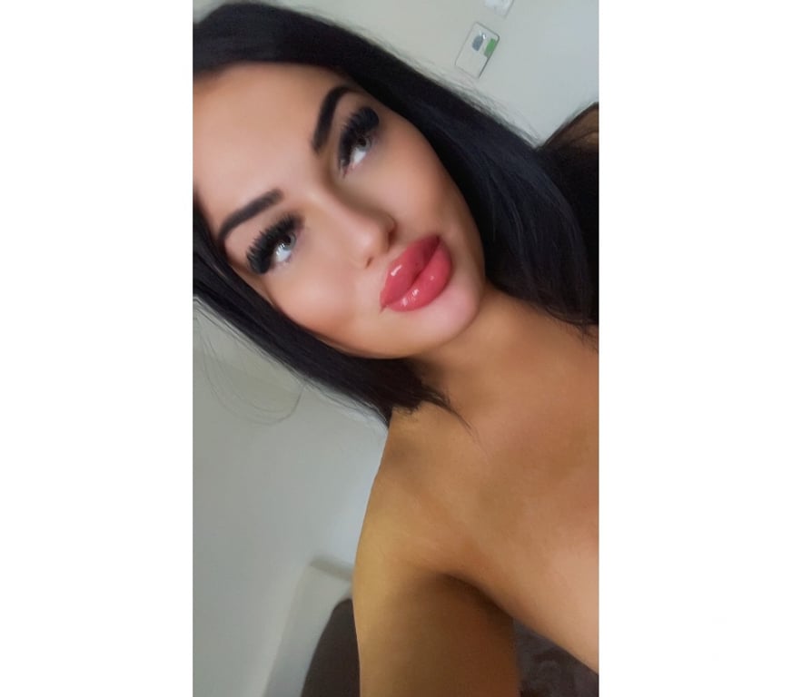 Trans Escorts Kent Ashford - Photos for 7inch Irish 🇮🇪 trans girl in Ashford Kent Tn231yd