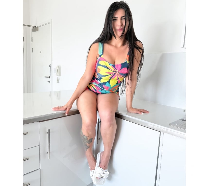 Escorts South East London Croydon - Photos for Mara Your Stunning 🇧🇷Milf in Croydon