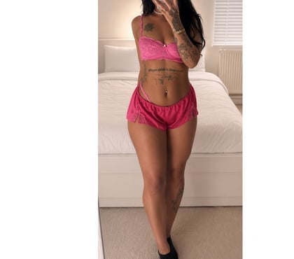 Escorts Mayfair Central London - Photos for 🇬🇧🇵🇰Pakistani British W2