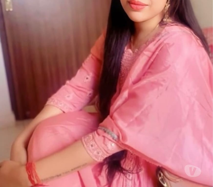 Escorts Hull Hull City Centre - Hull - Photos for Classy Indian girl available 🥰 Msg on whatsapp only