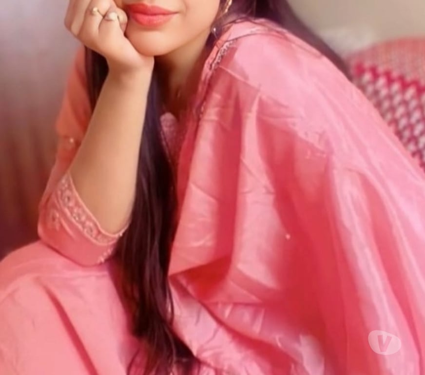 Escorts Hull Hull City Centre - Hull - Photos for Classy Indian girl available 🥰 Msg on whatsapp only