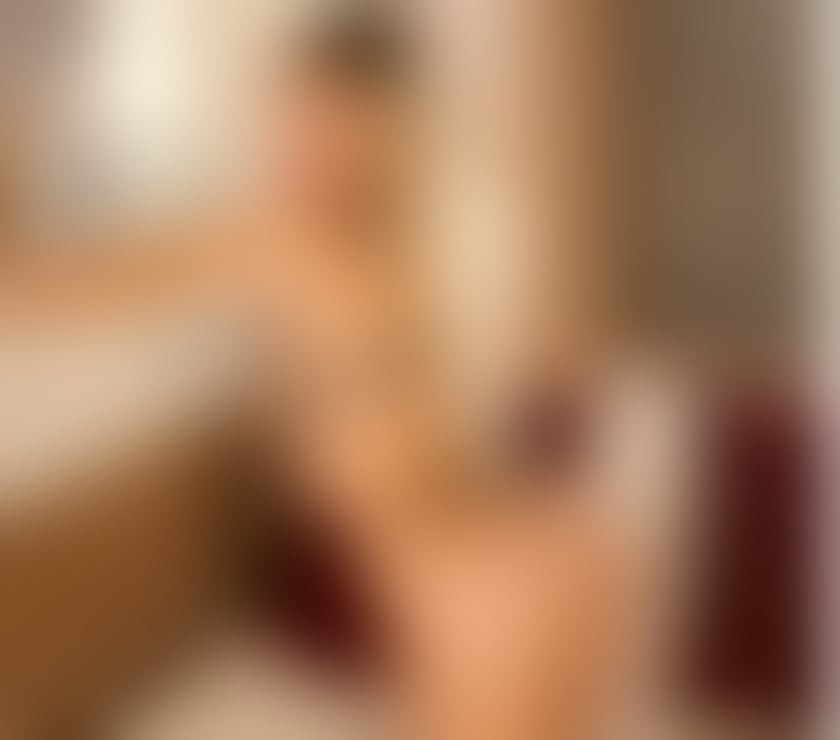 Escorts Croydon Town Centre Croydon - Photos for MODEL BLOND GIRL BRAZILIAN