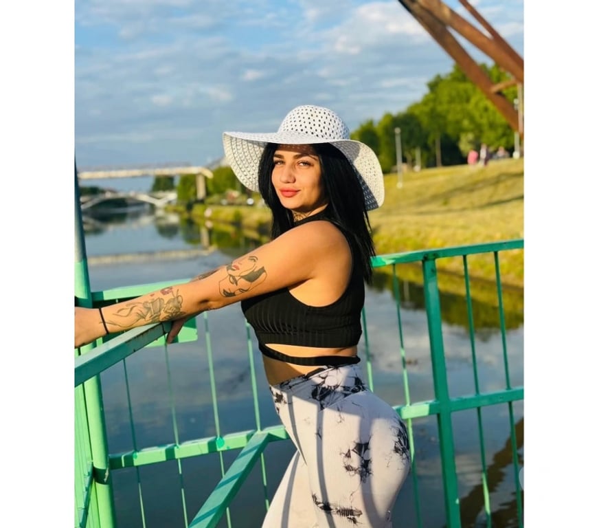 Escorts Reading Reading Town Centre - Reading - Photos for Brunette for the first time in your city