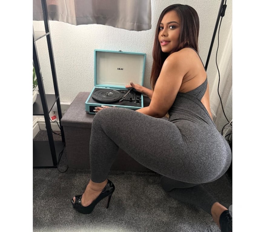Escorts Kent Medway - Kent - Photos for CAMILA SEXY LATINA NEW IN THE TOWN