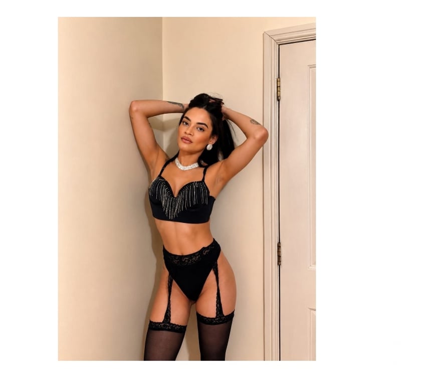 Escorts Kent Medway - Kent - Photos for Call out Brazilian party girl