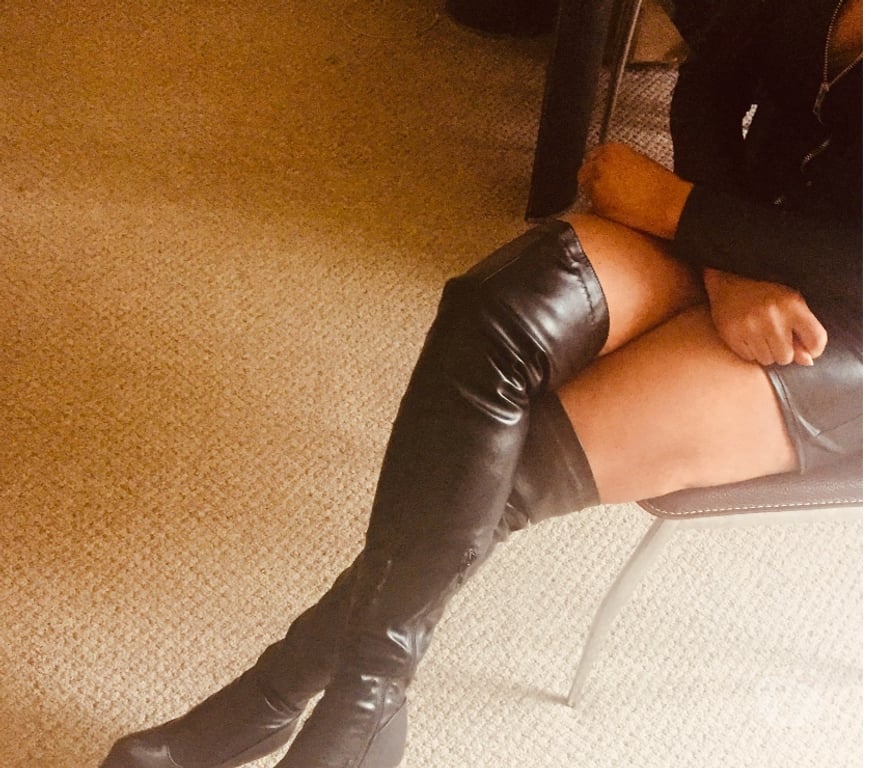 Escorts West Sussex Crawley - Photos for Beautiful Black Escort And Masseuse InThree Bridges