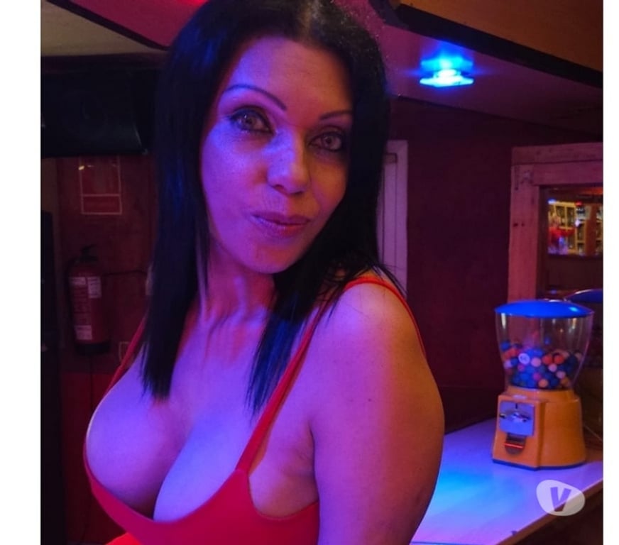 Escorts Worcestershire Worcester - Photos for 🌟 Mature Companion • Relaxed & Private 🌟