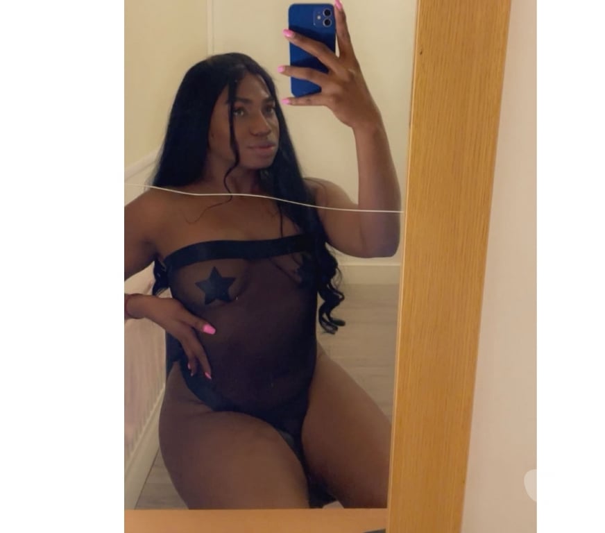 Trans Escorts West London Hillingdon - Photos for Goldie Best BJ🤤