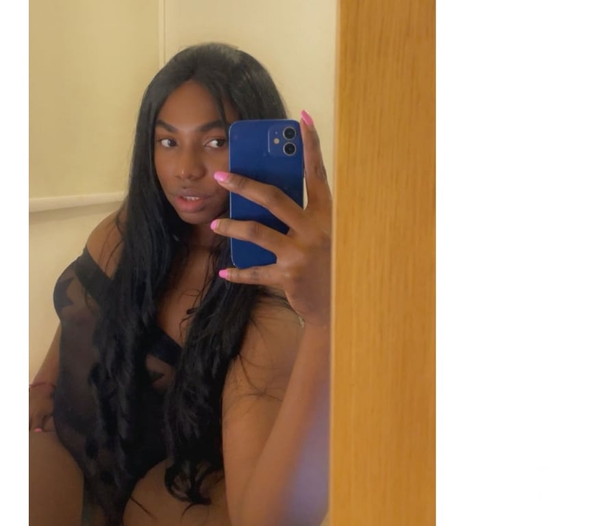 Trans Escorts West London Hillingdon - Photos for Goldie Best BJ🤤