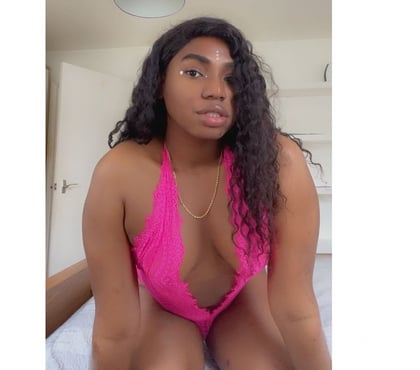 Trans Bow East London - Photos for Goldie Best BJ🤤