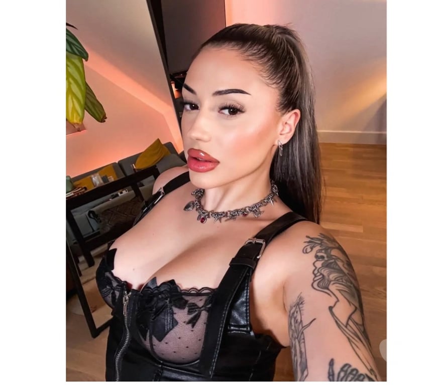 Escorts Essex Epping Forest - Photos for Party girl On the town outcall