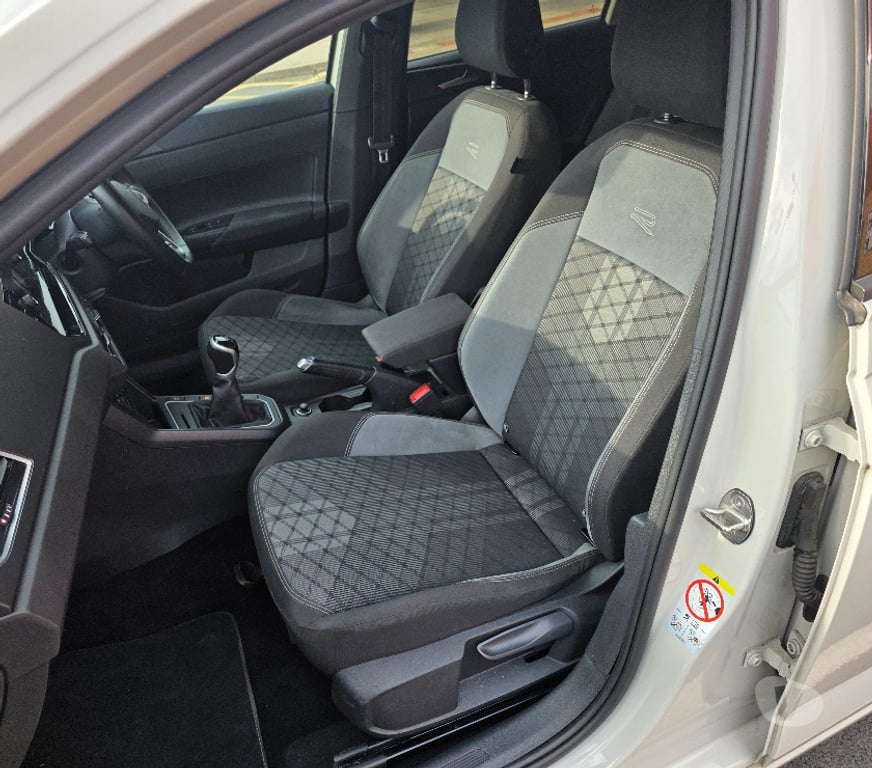 used cars for sale Kent Dartford - Photos for 2022 Volkswagen Taigo R-Line