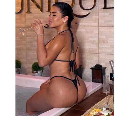 Trans Mile End Station East London - Photos for 💎❤️ LOLA TS BIG Ass 🍑 PARTY 🇧🇷 ❤️💎