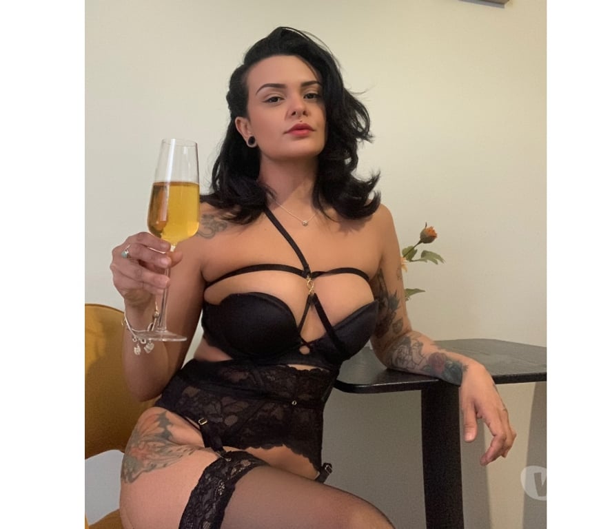 Escorts Peterborough Peterborough City Centre - Peterborough - Photos for Paolla Hot 🔥 Brazilian 🇧🇷 Party 🥂💋