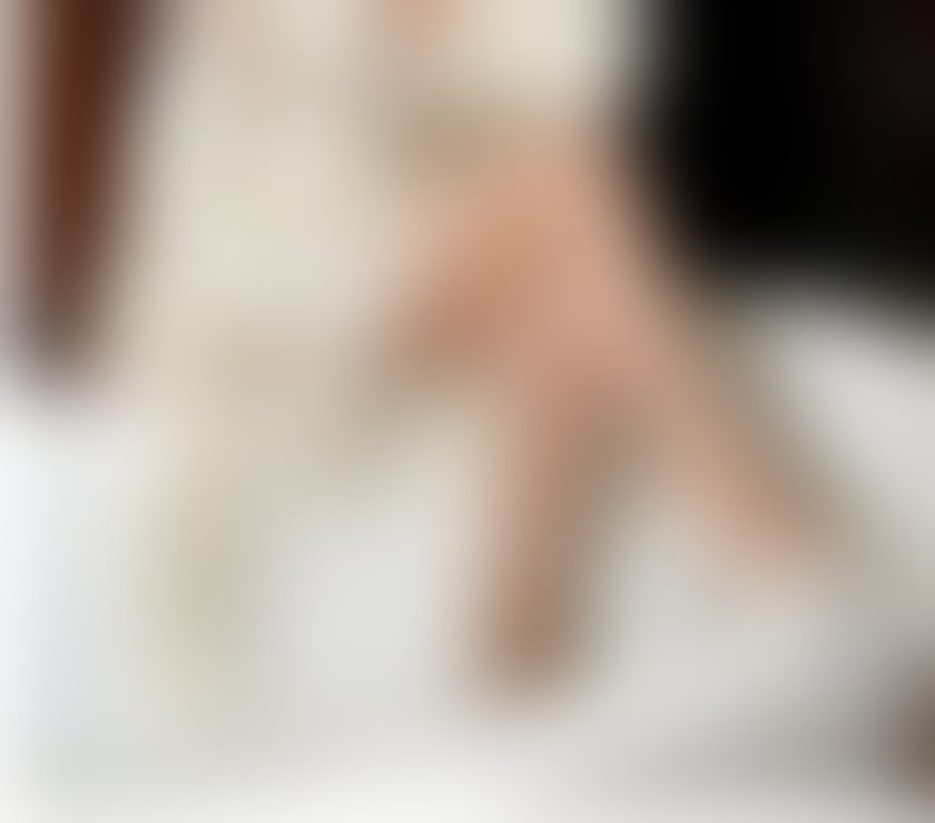Escorts South West London Tooting - South West London - Photos for Young Asian woman arriving for the first time