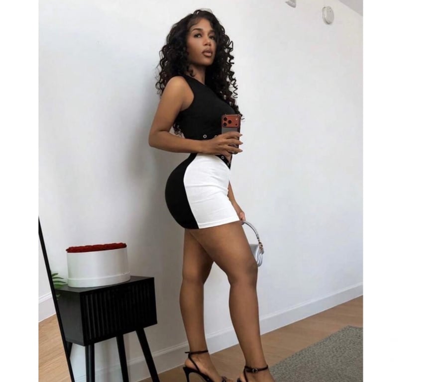 Escorts Slough Slough Town Centre - Slough - Photos for Elegance, curves, and a company you’ll remember