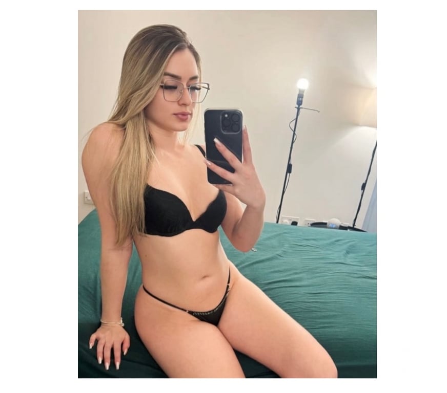 Escorts North West London Harrow - Photos for BIBI BABY FACE 19 y 🥰 SEXY LATINA