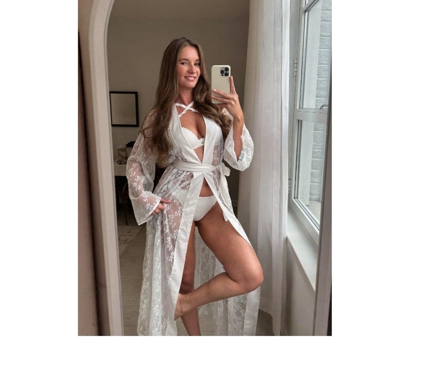 Escorts South West London Earls Court - South West London - Photos for Helen- Independent massage near Earl’s Court SW5 9UP