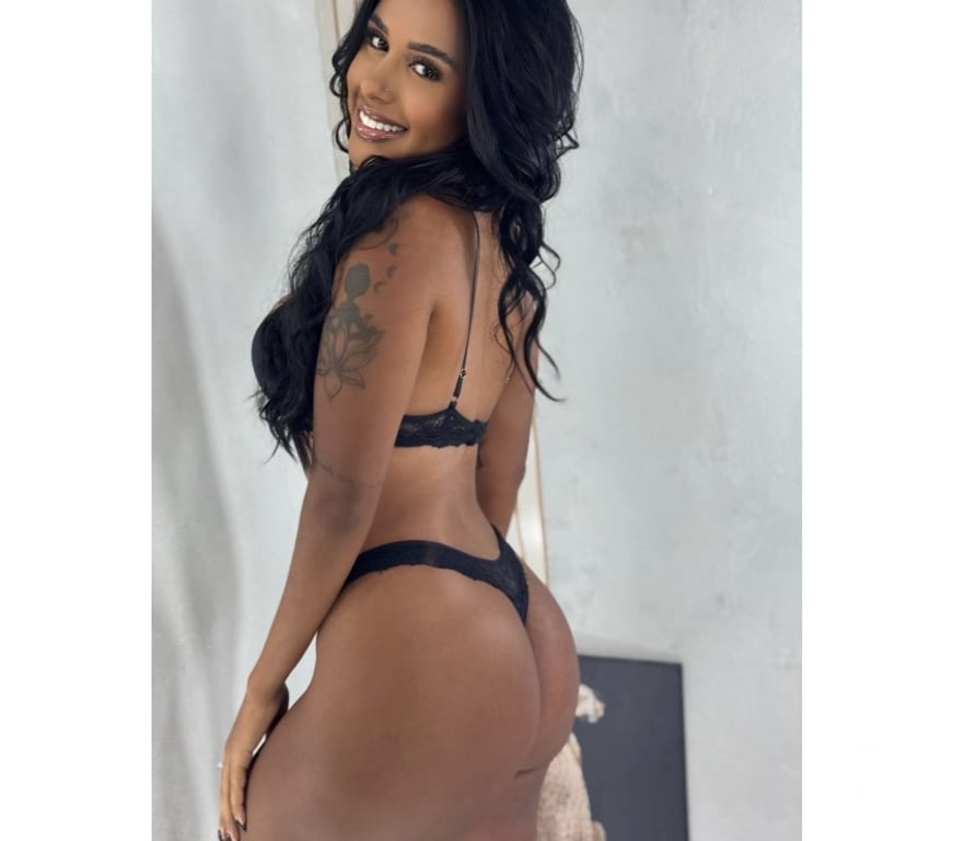 Escorts Staffordshire Lichfield - Photos for SEXY BRAZILIAN🥰 GFE💕No rush💕party 💕 AVAILABLE