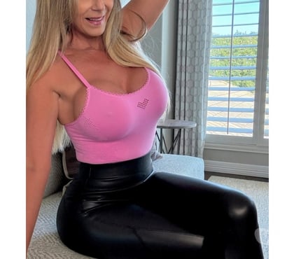 Escorts Turnpike Lane North London - Photos for PARTY BLONDE MILF IN TOWN ❣️