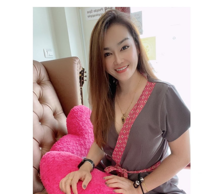 Escorts Warwickshire Warwick - Photos for Emmie Thai Girl - Professional Massage and Body to Body 😘