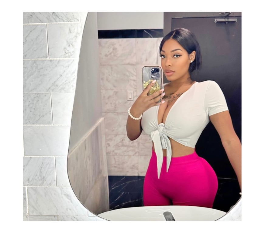 Escorts North West London Harrow - Photos for Baddest 🐩 Latín Hottie 🔥🍑 first time around🔥