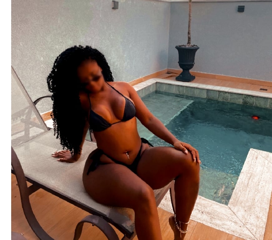 Escorts East London Bow - East London - Photos for Victoria Sampaio 🇧🇷✨️🌸🍑