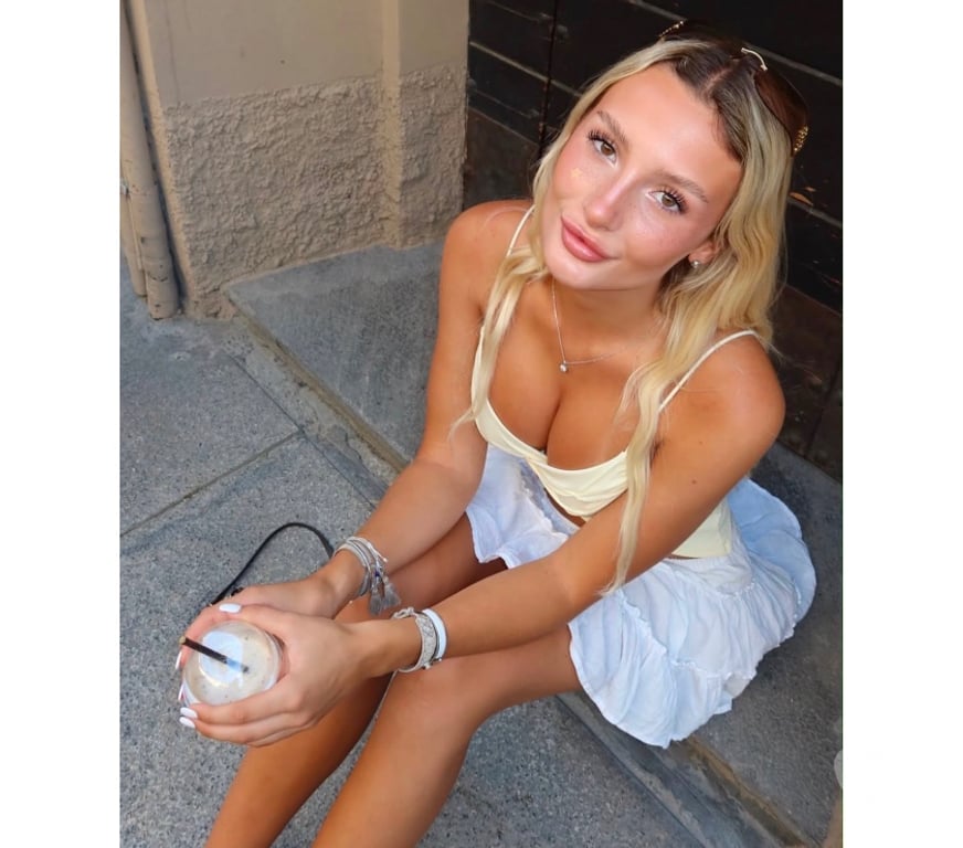 Escorts West London Kensington (Olympia) Station - West London - Photos for Astonishingly Beautiful Blonde Brazilian Model