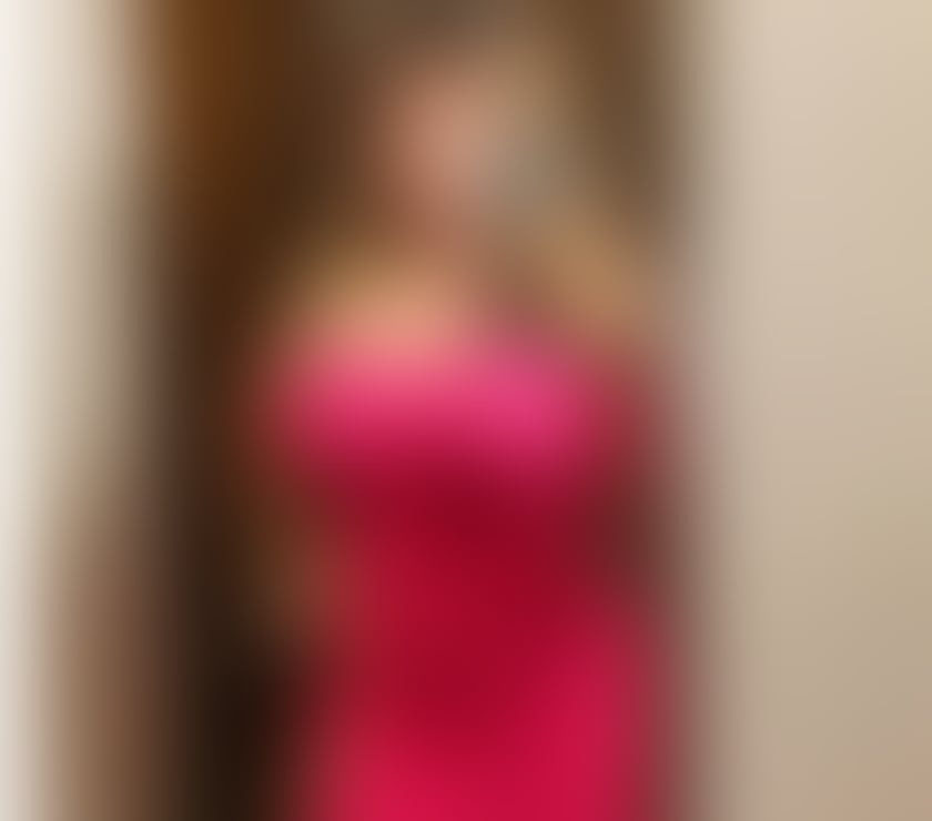 Escorts Essex Harlow - Photos for Nikol, a Paraguayan MILF, just for a few days