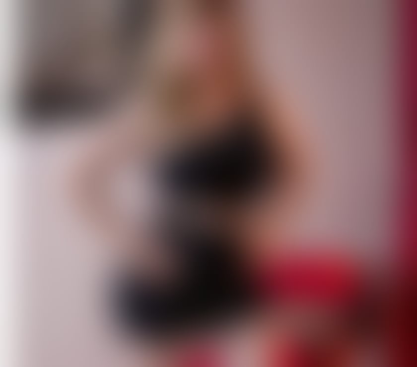 Escorts Essex Harlow - Photos for Nikol, a Paraguayan MILF, just for a few days