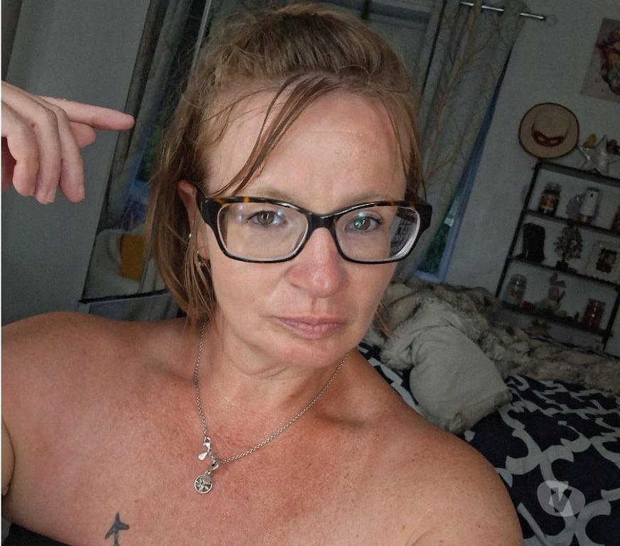 Escorts Lancashire Hyndburn - Photos for Louise .Naughty Escort services offered .