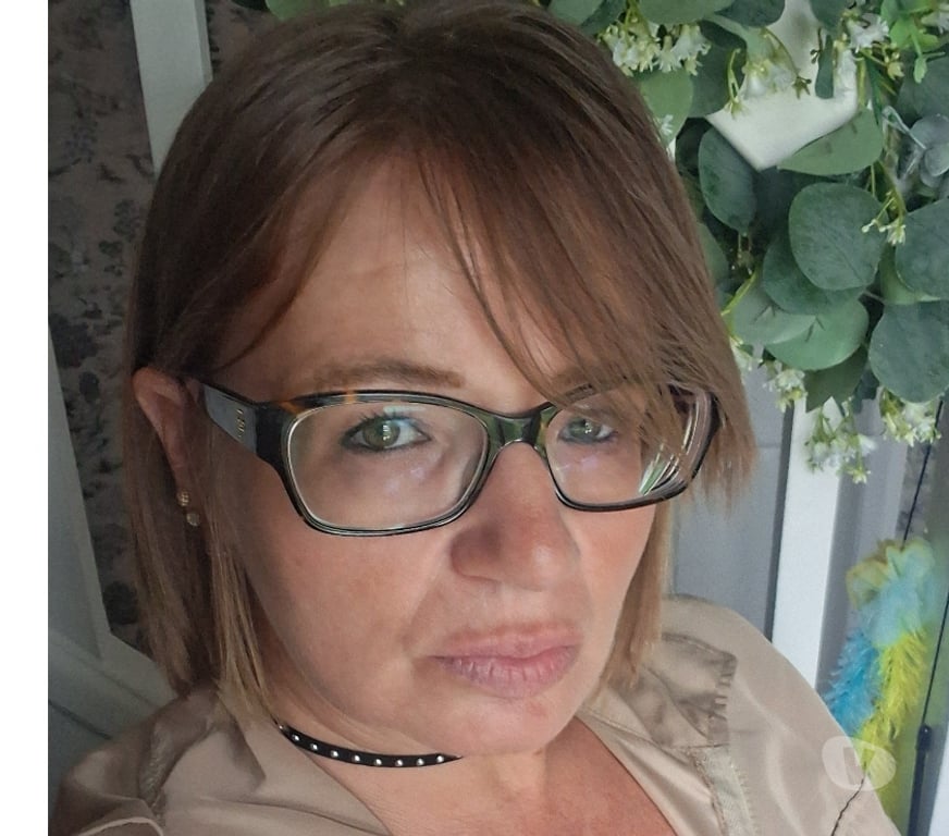 Escorts Lancashire Hyndburn - Photos for Louise .Naughty Escort services offered .
