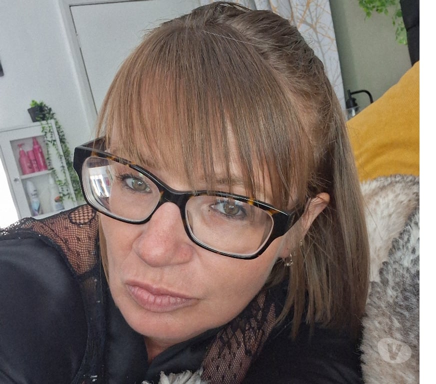 Escorts Lancashire Hyndburn - Photos for Louise .Naughty Escort services offered .