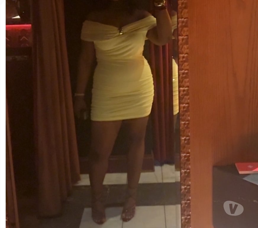 Escorts East London Gants Hill Station - East London - Photos for 👑 CLASSY, CURVY CHIC. NEAR ROMFORD STATION!!