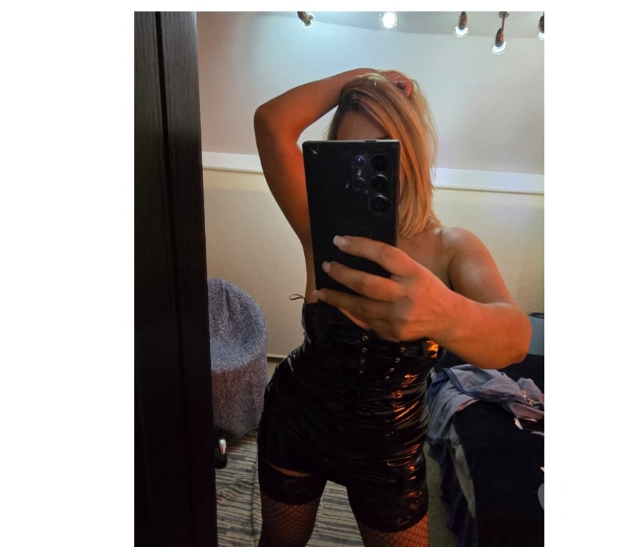 Escorts South West London Sutton - Photos for MASSAGE AND STRAP-ON