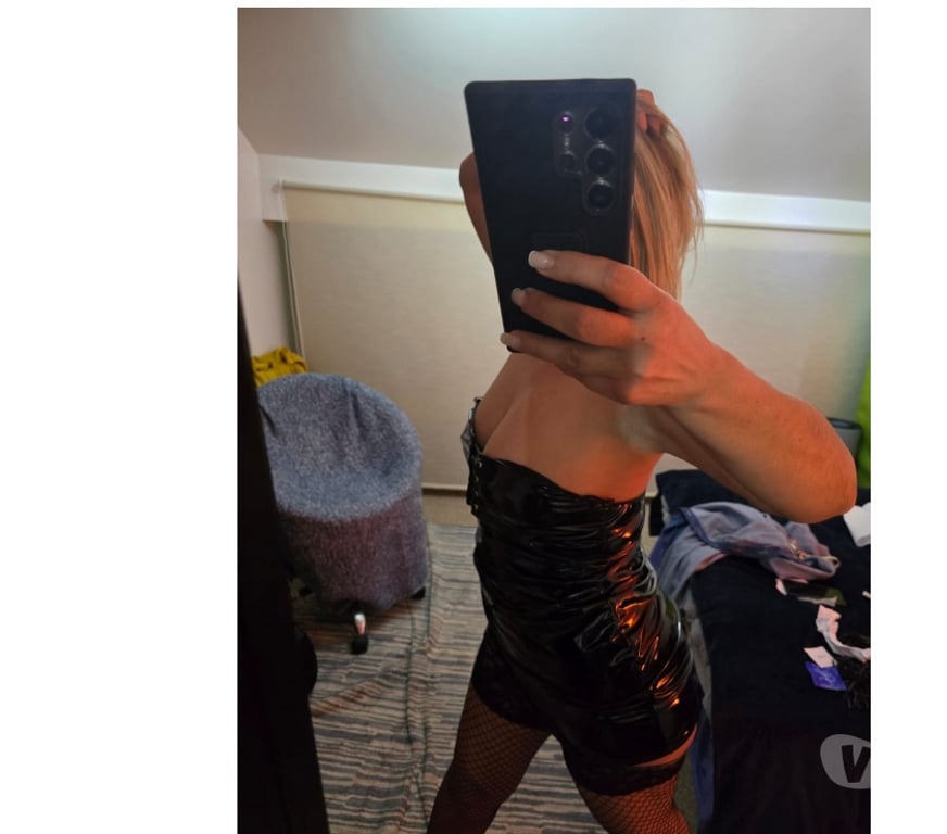 Escorts South West London Sutton - Photos for MASSAGE AND STRAP-ON