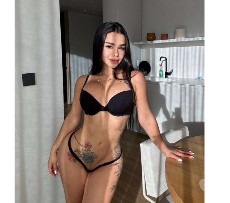 Escorts Dorset Bournemouth, Christchurch and Poole - Photos for Brazilian Girl Juliana Santos 🇧🇷 Party
