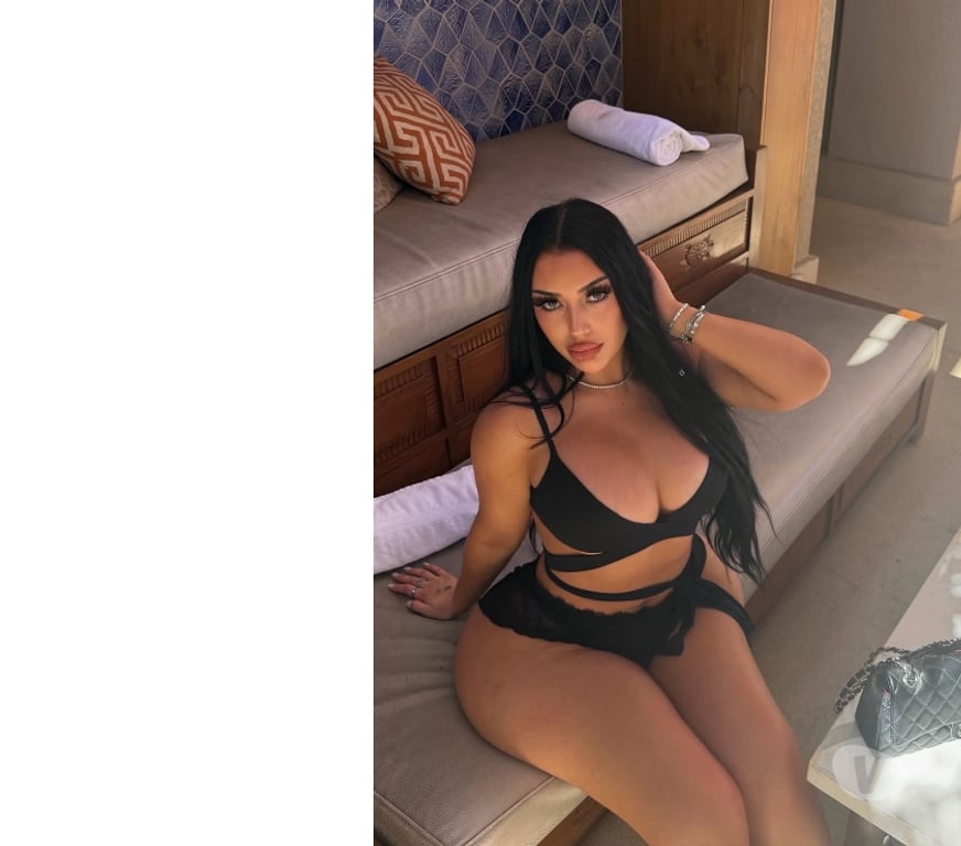 Escorts South East London Lewisham - Photos for Jennifer Brazilian 🇧🇷 very hot 🔥 girl party